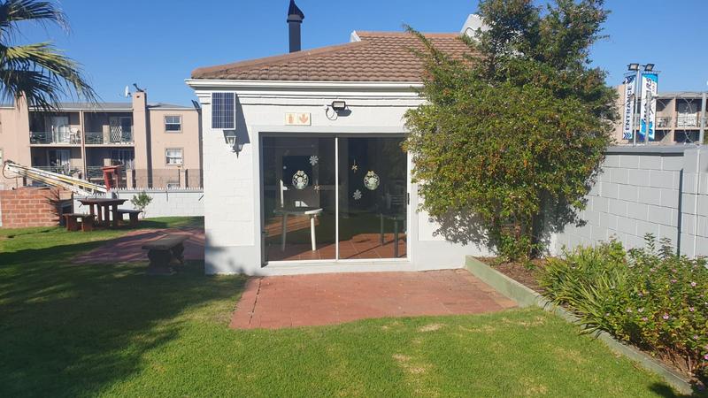 2 Bedroom Property for Sale in Vredekloof East Western Cape